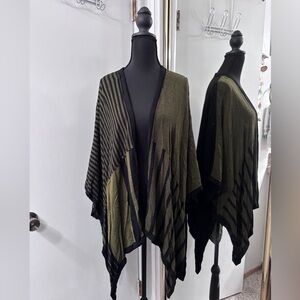 Geometric Olive and Black Poncho-like Cardigan